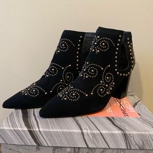 ✨NIB✨ Jeffrey Campbell black suede boot with ankle cutout and grommets, US 10